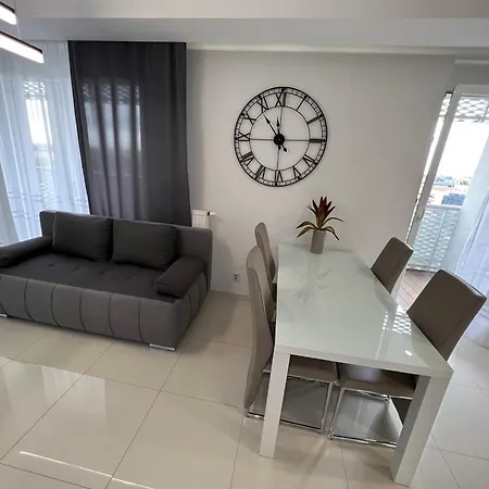 I&m Sikorskiego דירה